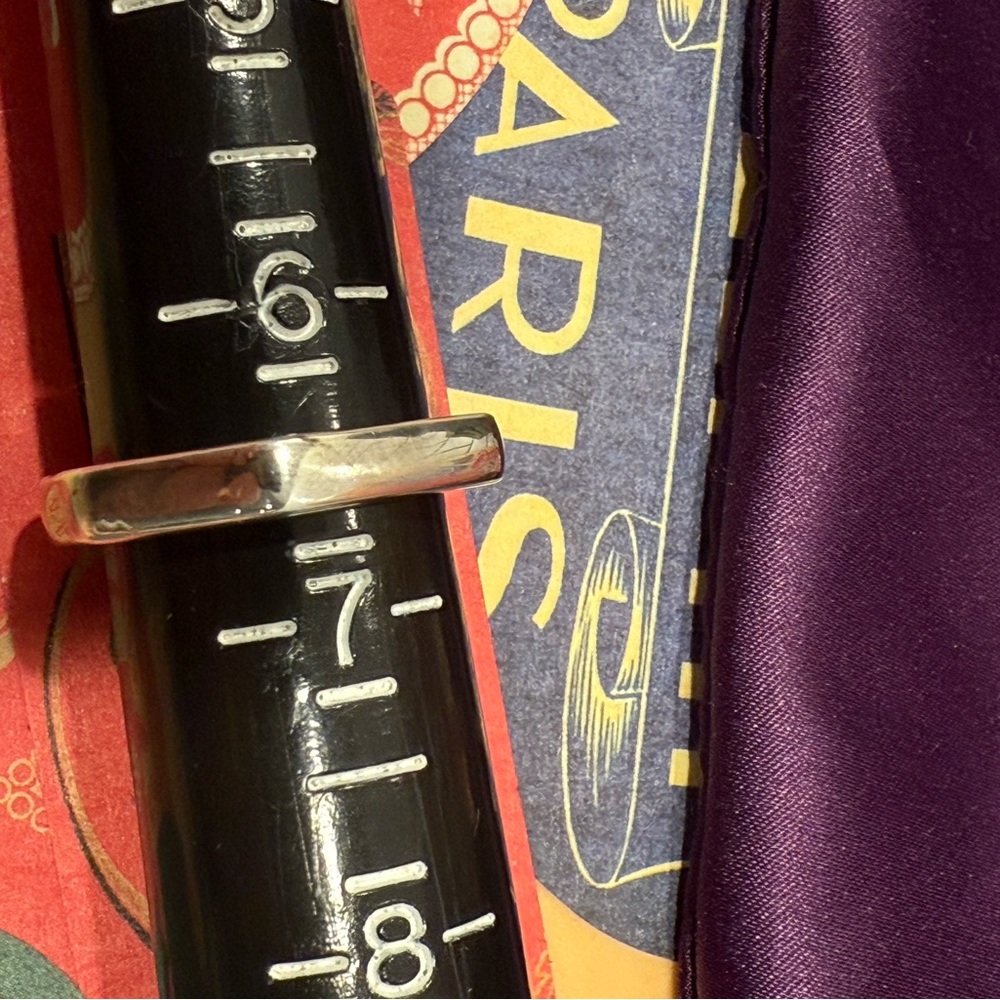 Gucci Silver Band in Purple Velvet Box - Picture 6 of 6